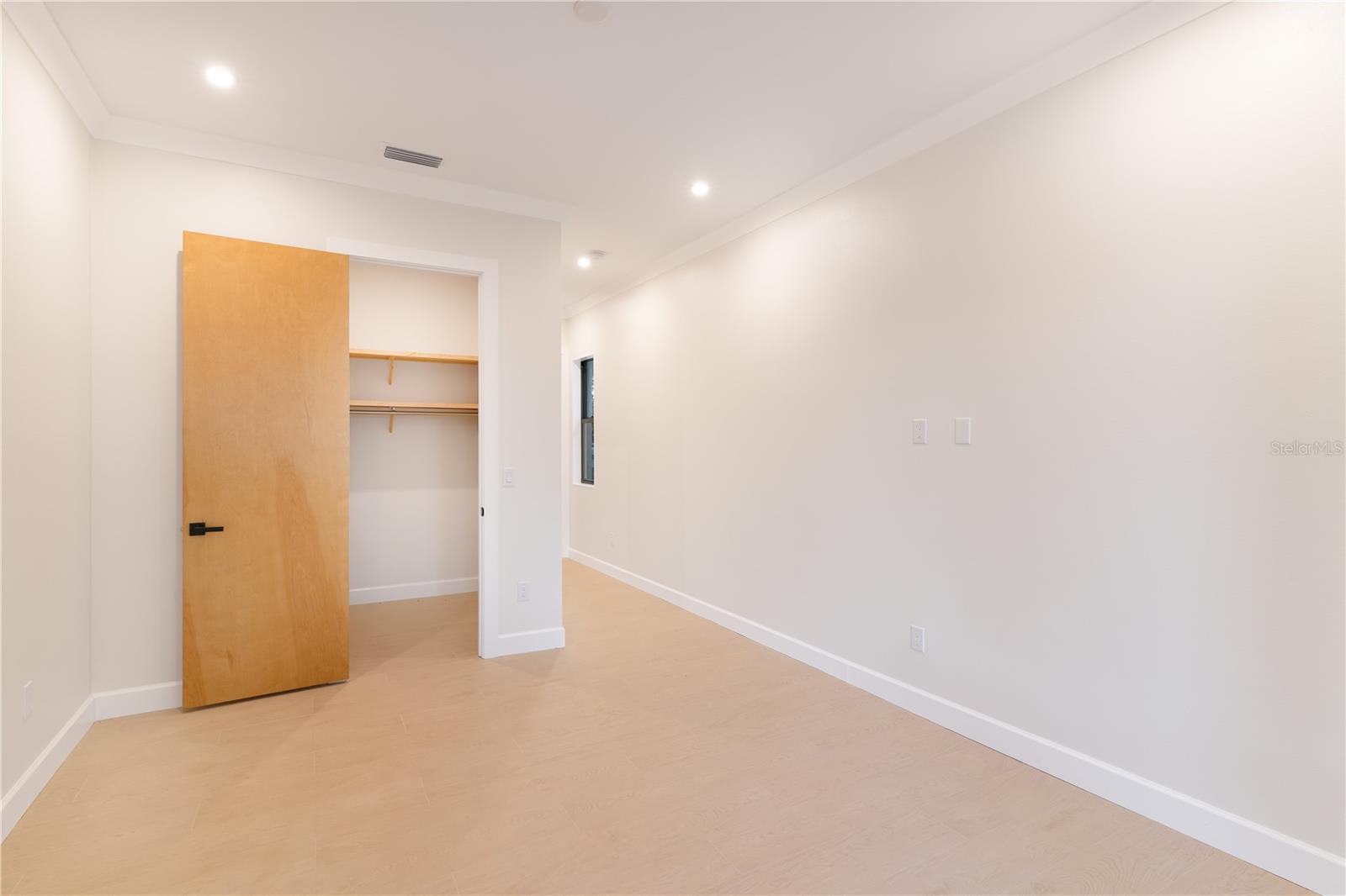 Image 34 of 64 For 2414 Bayshore Road