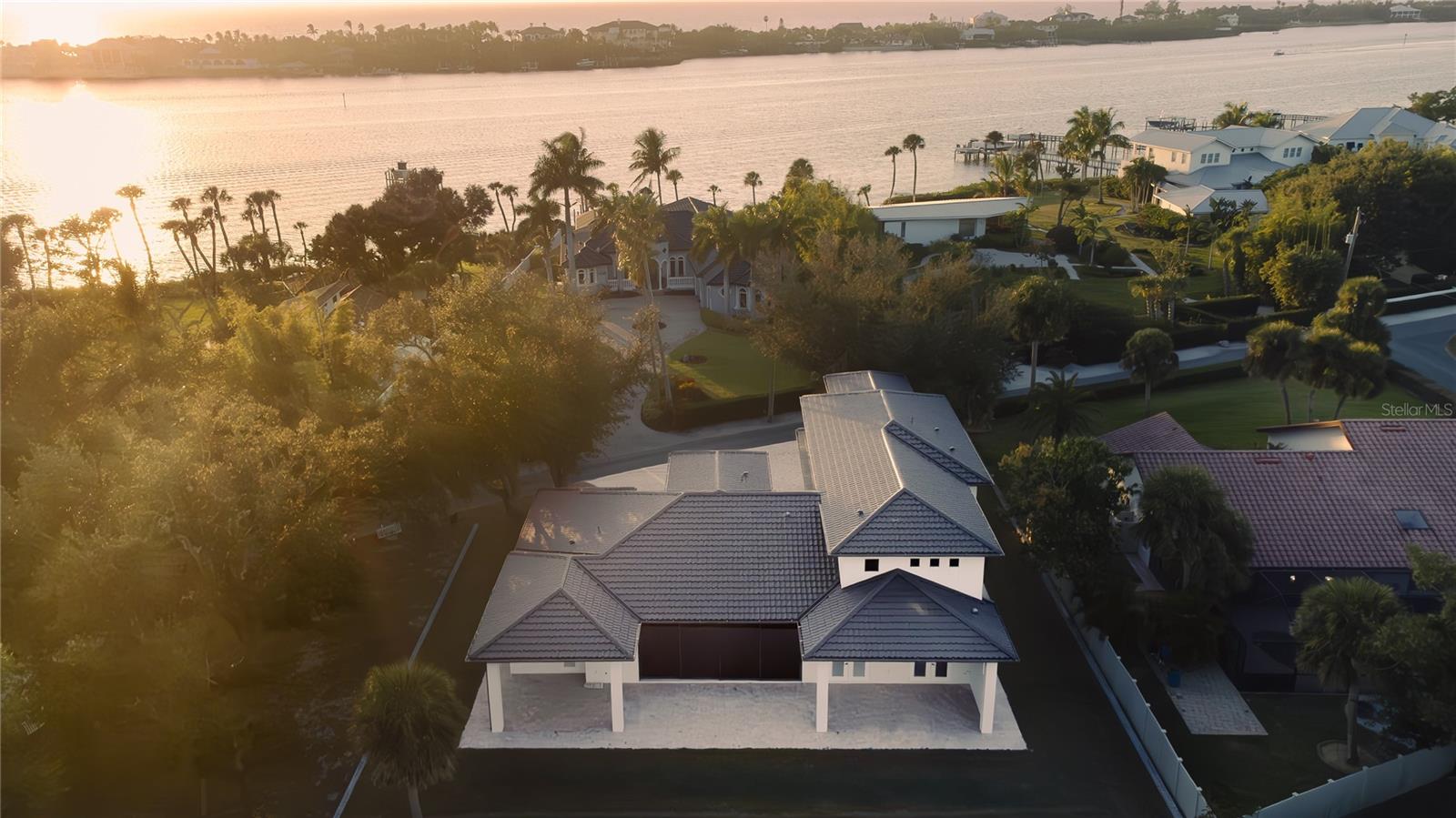 Image 5 of 64 For 2414 Bayshore Road