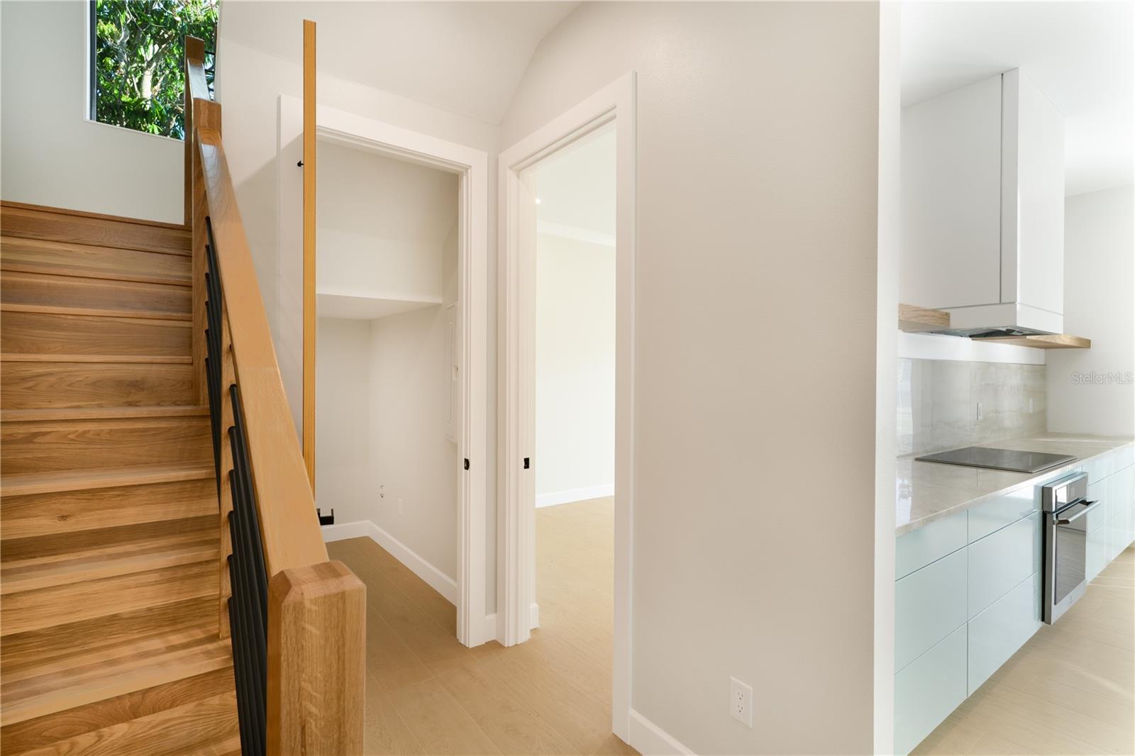 Image 51 of 64 For 2414 Bayshore Road