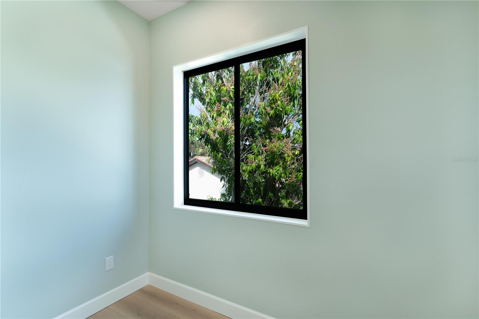 Image 61 of 64 For 2414 Bayshore Road