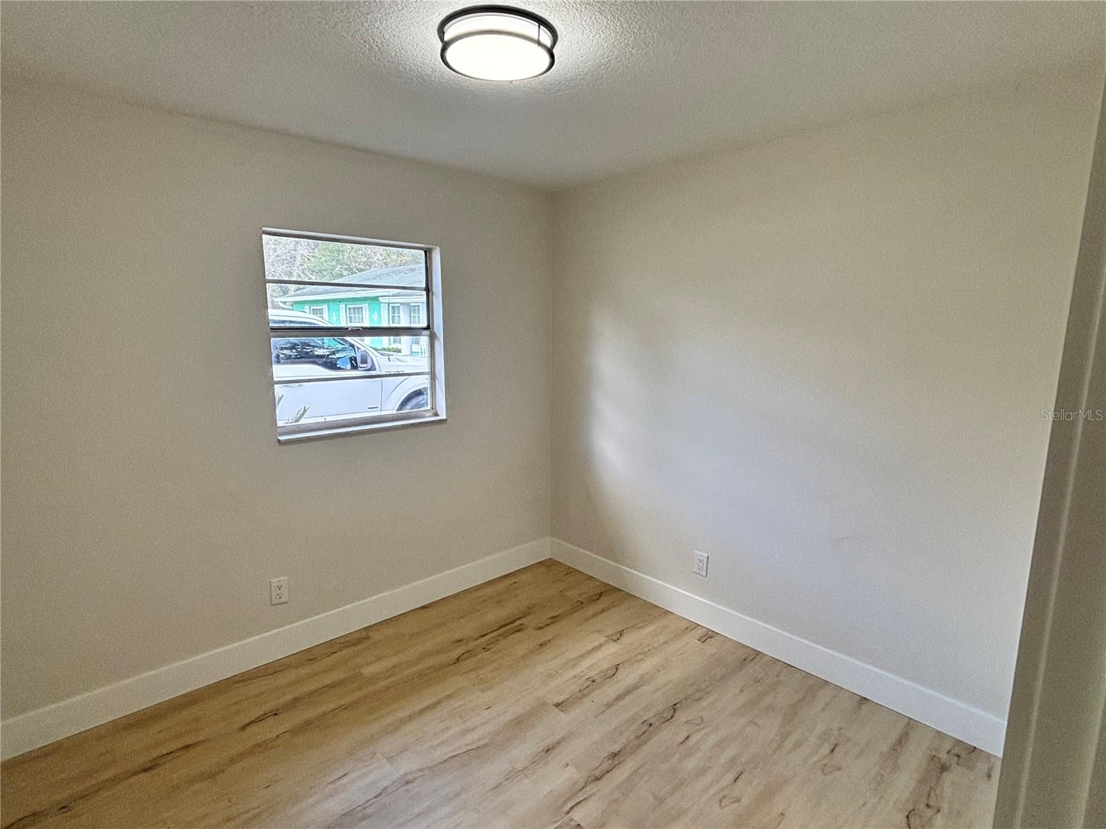 Image 11 of 12 For 8 Kings Circle