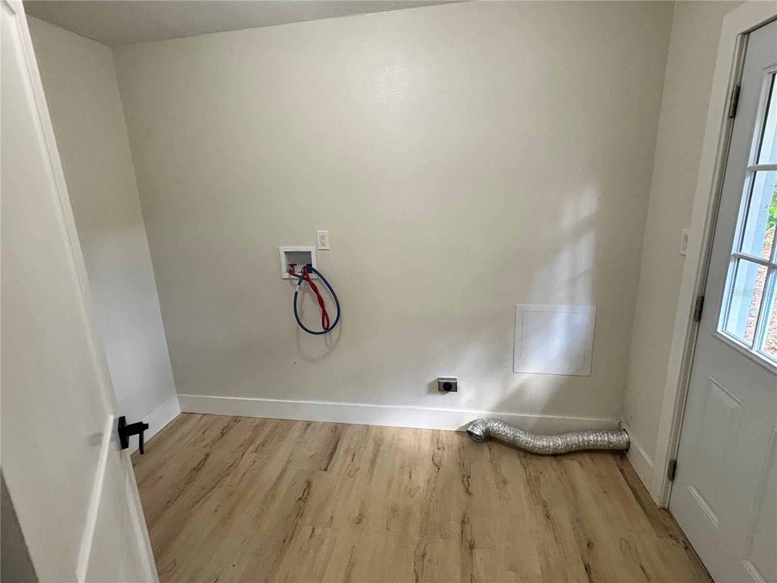 Image 5 of 12 For 8 Kings Circle