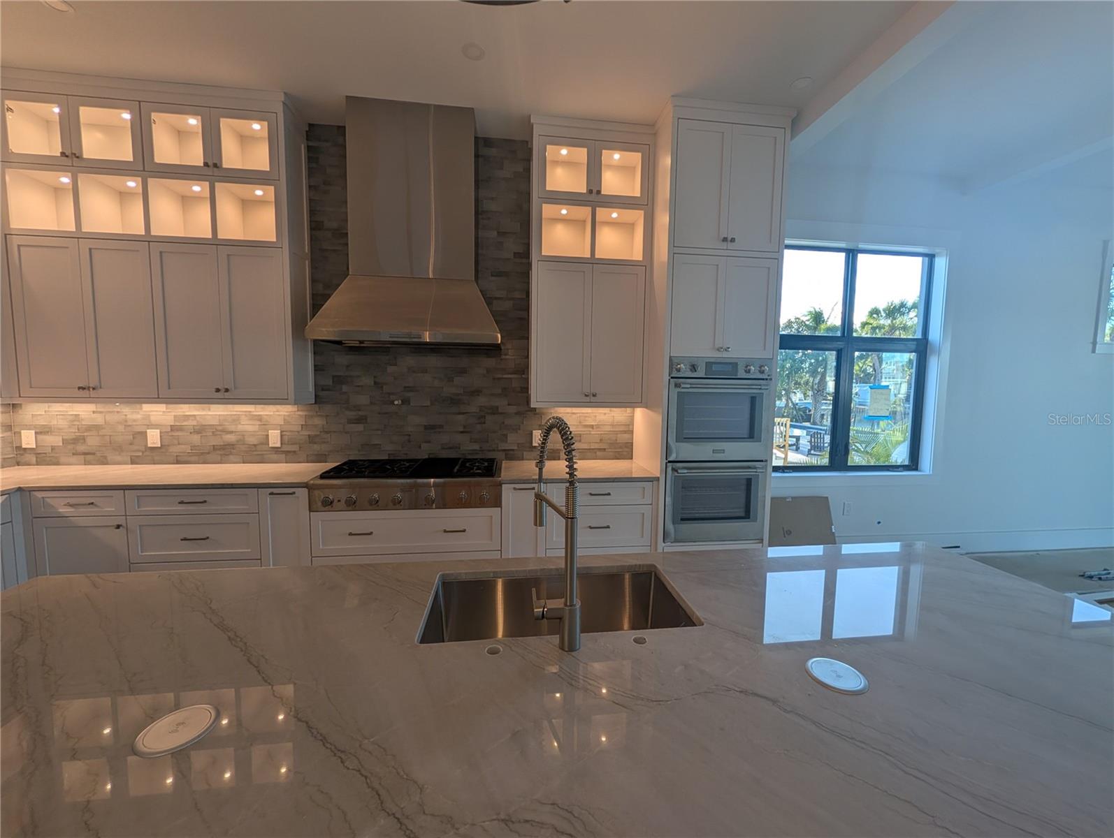 Image 3 of 11 For 527 Venice Lane