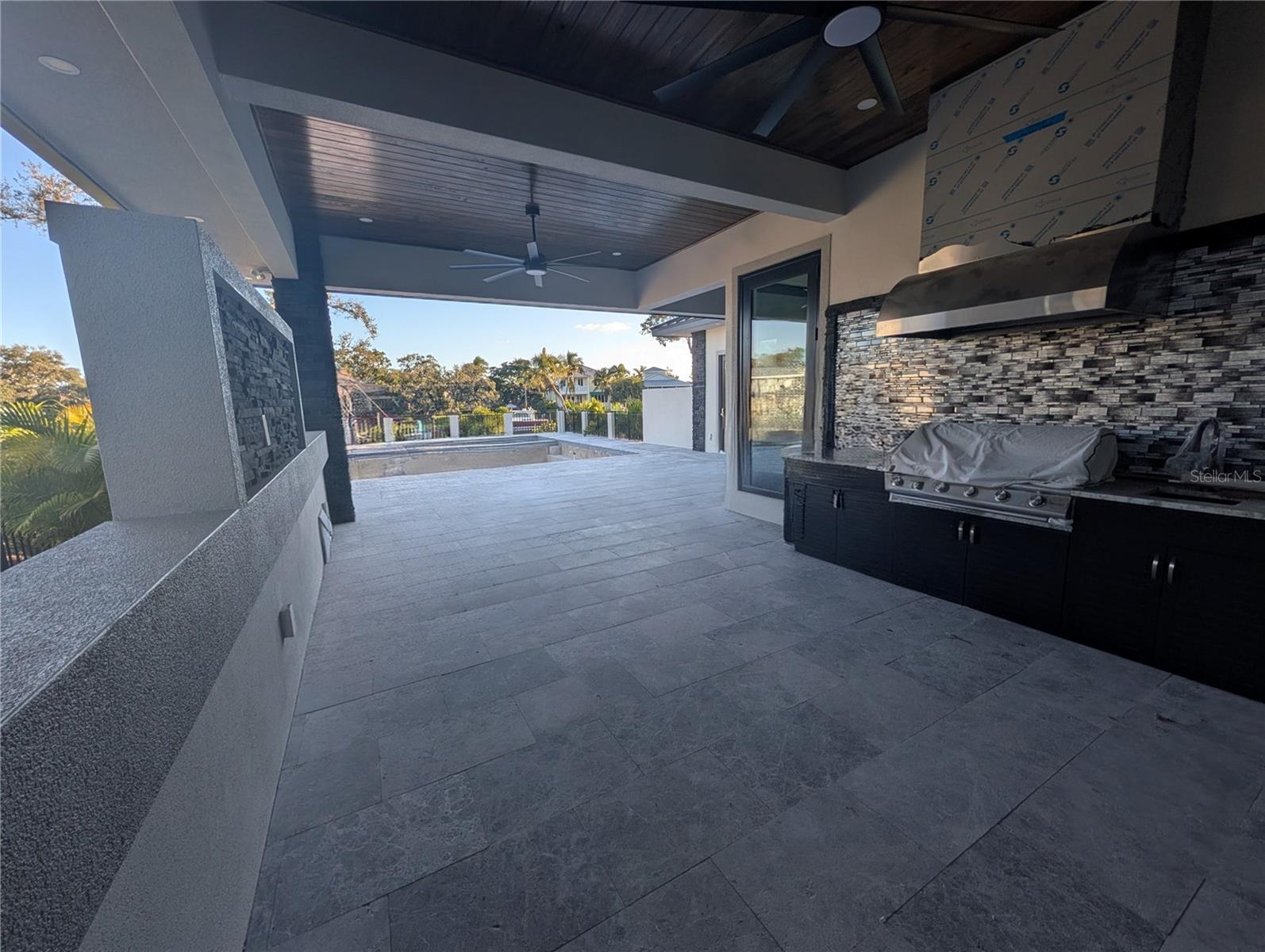 Image 5 of 11 For 527 Venice Lane