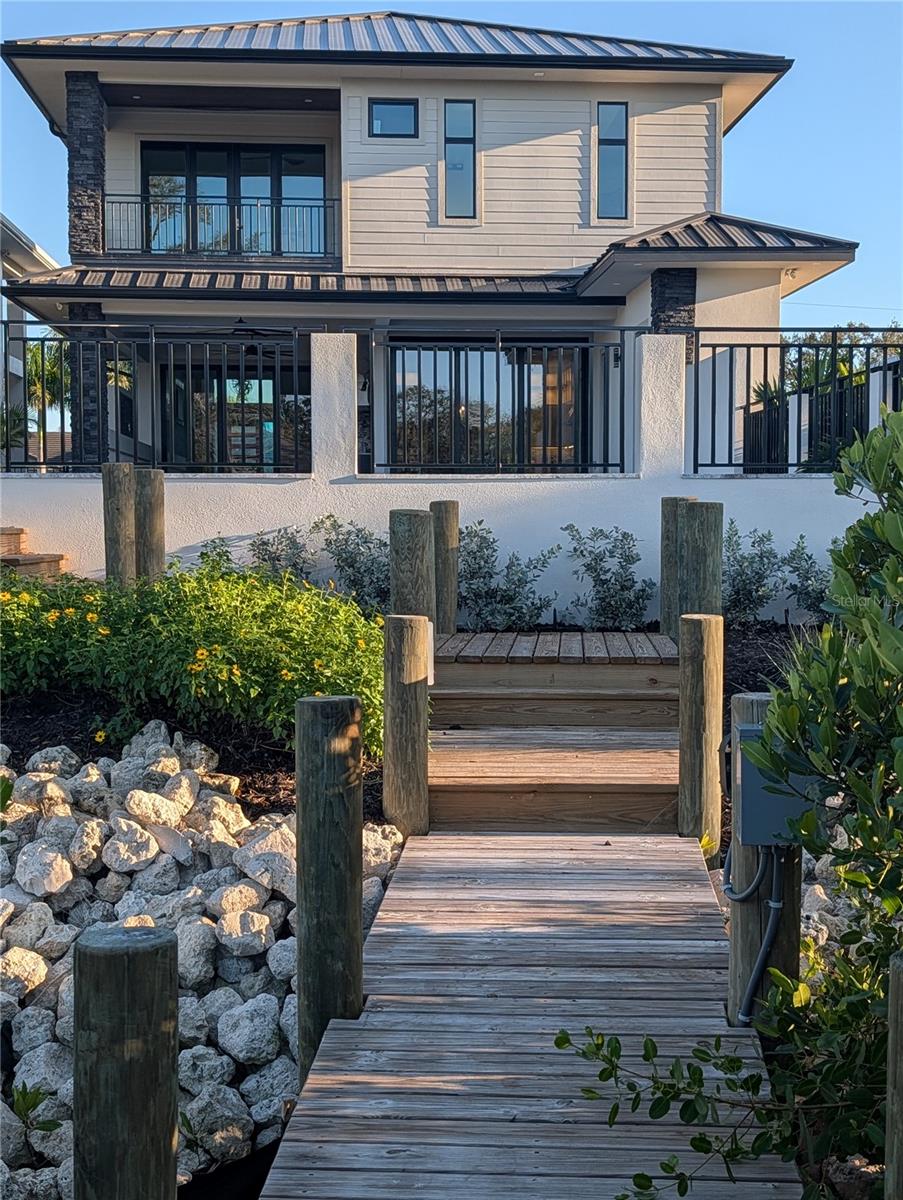 Image 8 of 11 For 527 Venice Lane