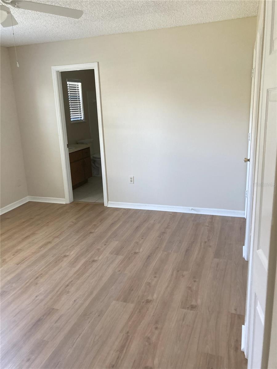 Image 15 of 41 For 1135 Fairfax Glen