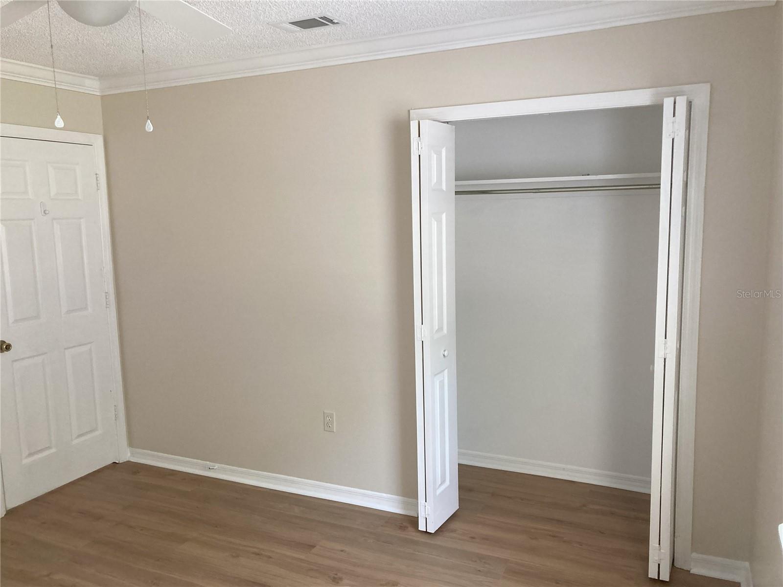 Image 24 of 41 For 1135 Fairfax Glen