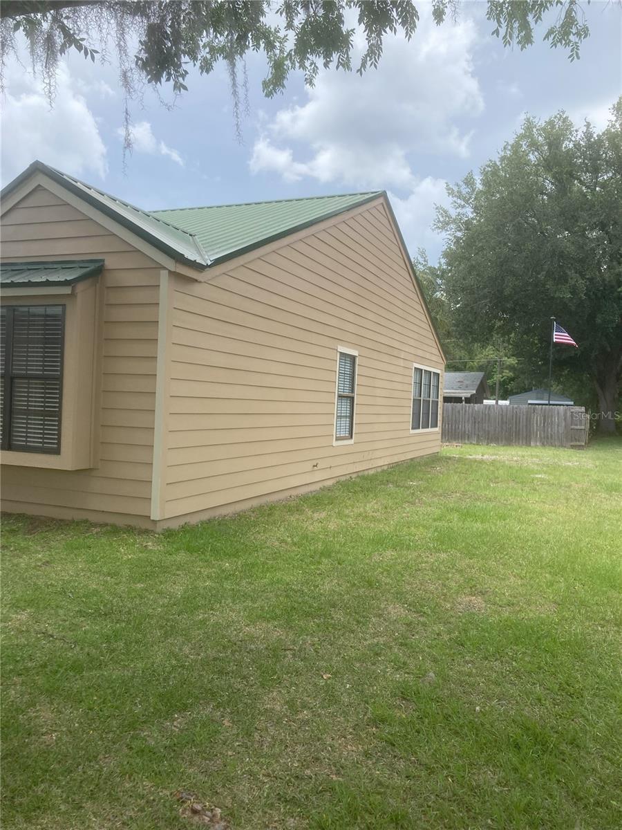 Image 35 of 41 For 1135 Fairfax Glen