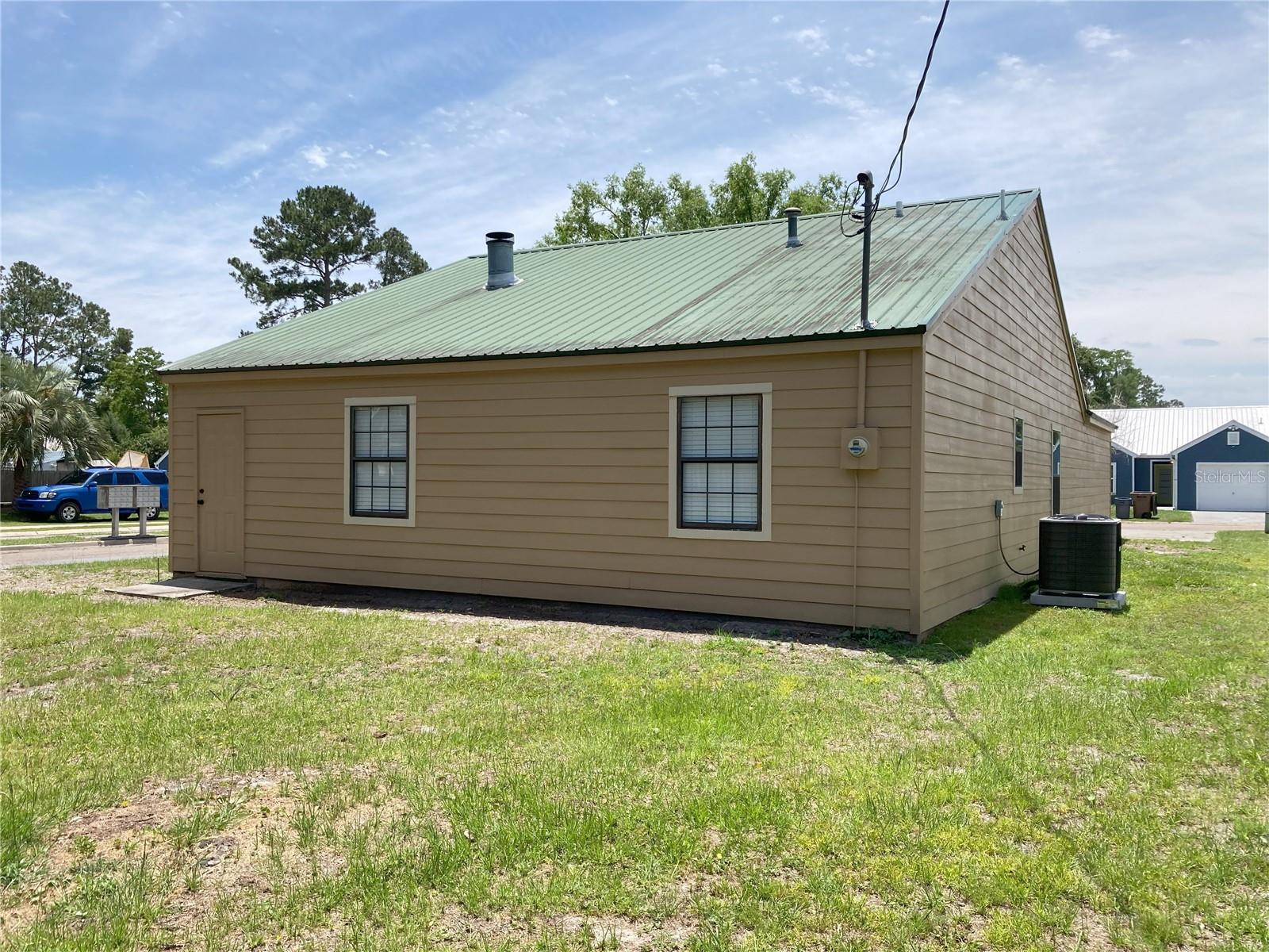 Image 37 of 41 For 1135 Fairfax Glen