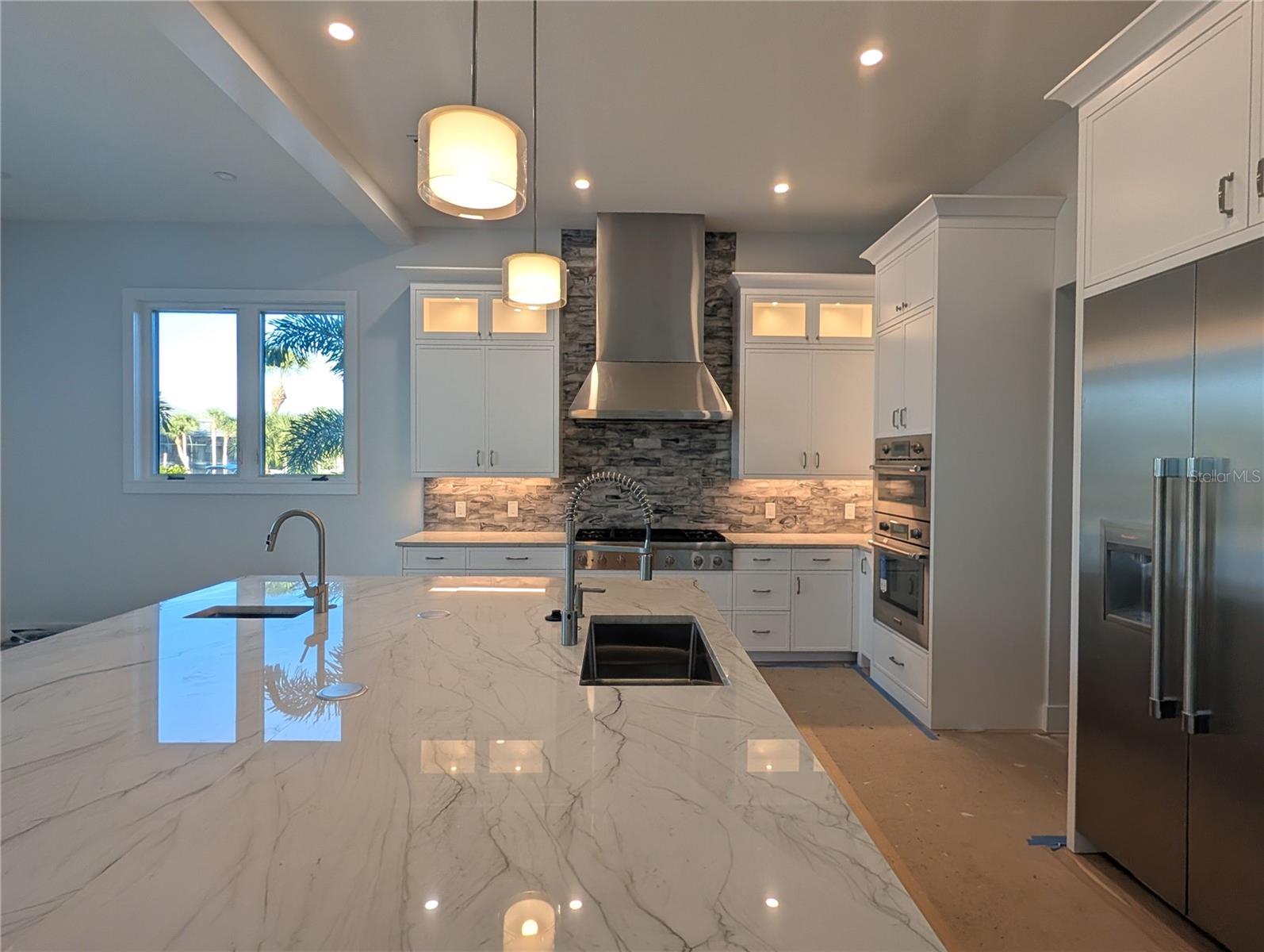 Image 3 of 9 For 533 Venice Lane