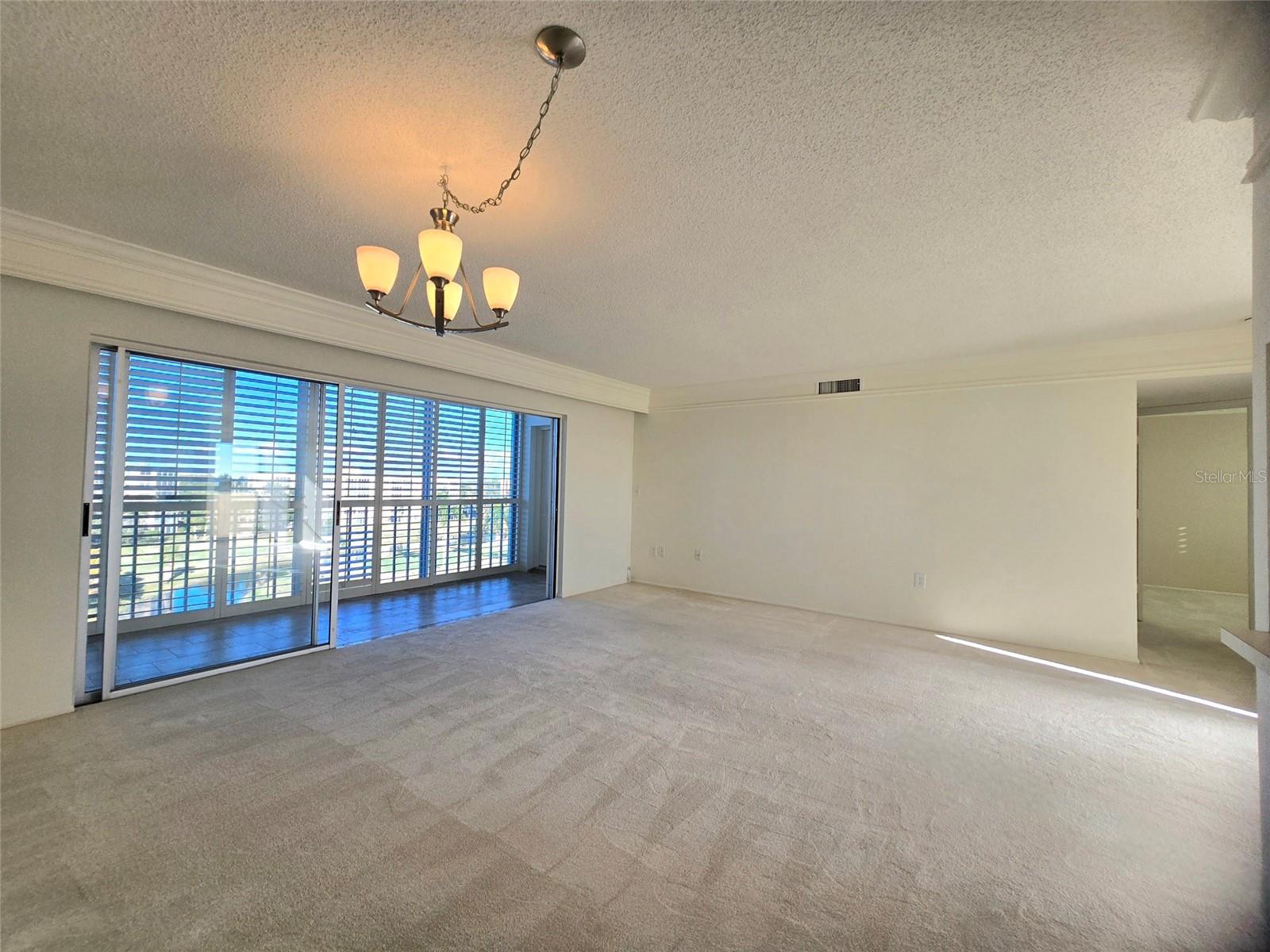 Image 10 of 40 For 3680 Ironwood Circle 603l