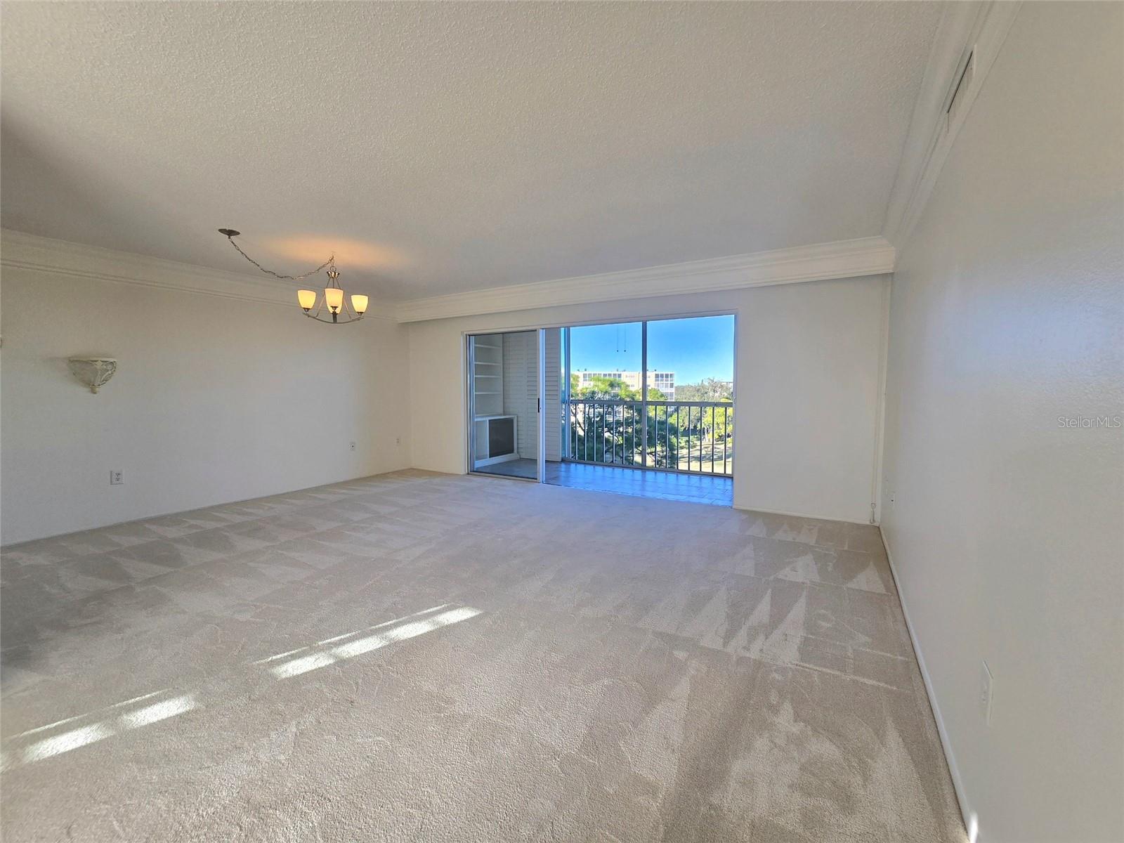 Image 13 of 40 For 3680 Ironwood Circle 603l