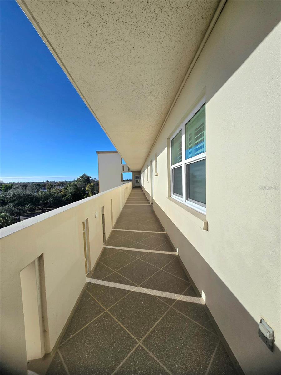 Image 28 of 40 For 3680 Ironwood Circle 603l