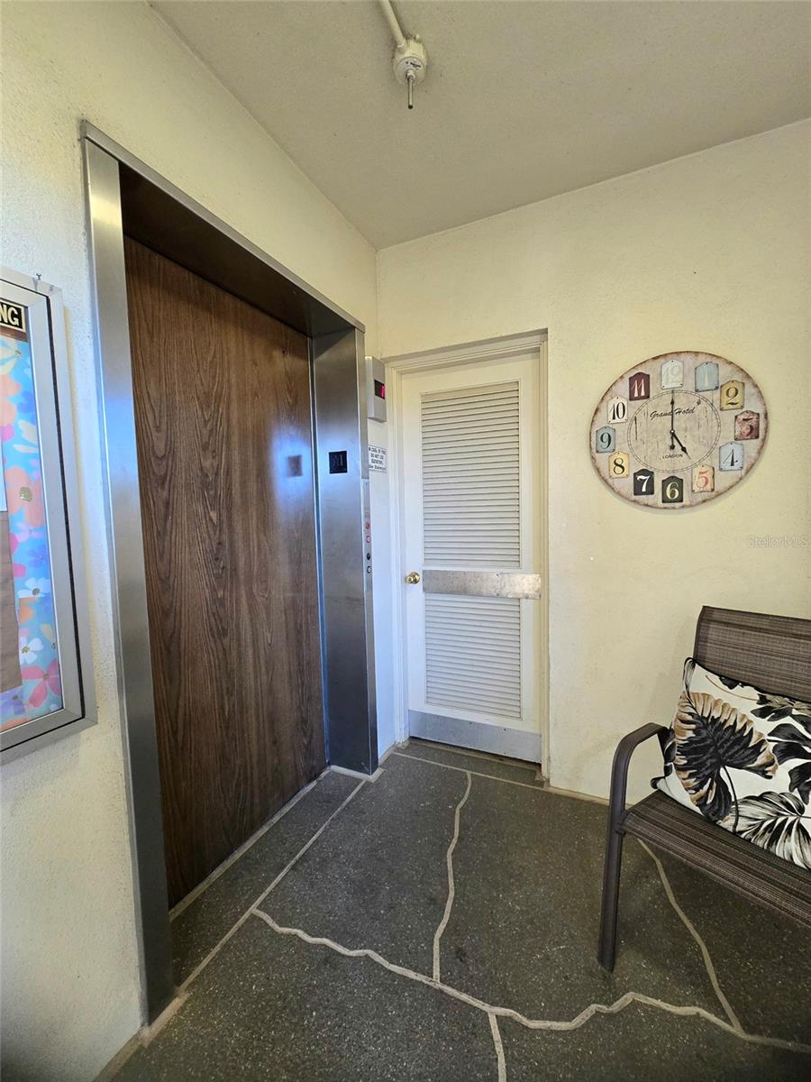 Image 30 of 40 For 3680 Ironwood Circle 603l