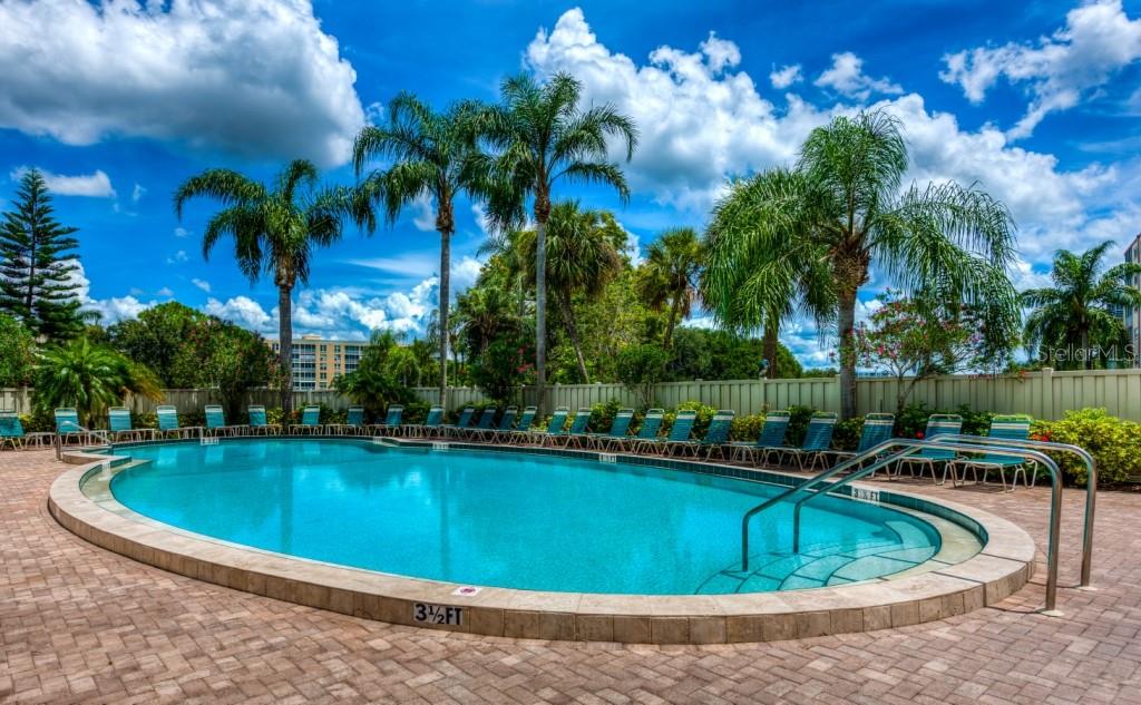 Image 34 of 40 For 3680 Ironwood Circle 603l