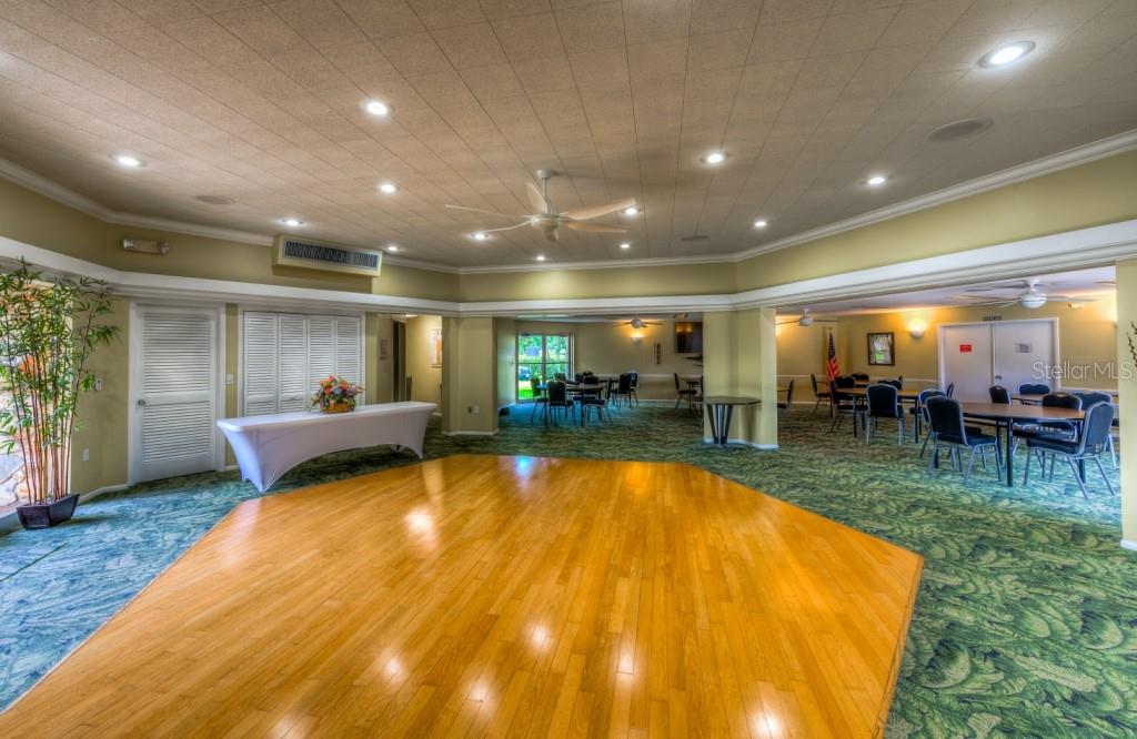 Image 35 of 40 For 3680 Ironwood Circle 603l