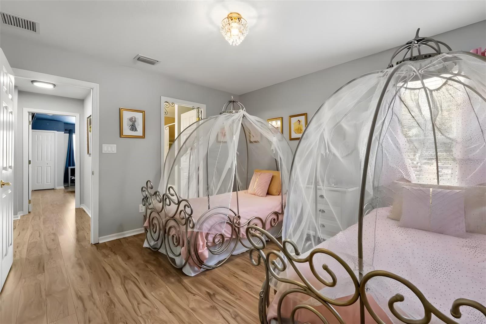 Image 23 of 43 For 8007 Acadia Estates Court