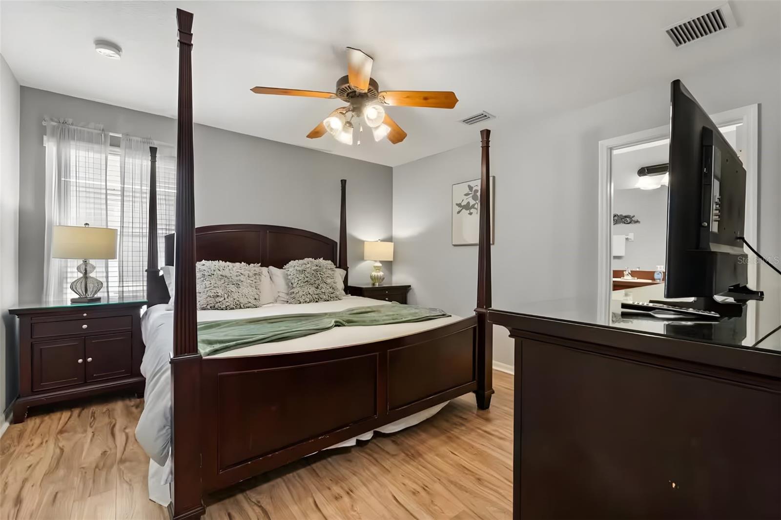 Image 33 of 43 For 8007 Acadia Estates Court