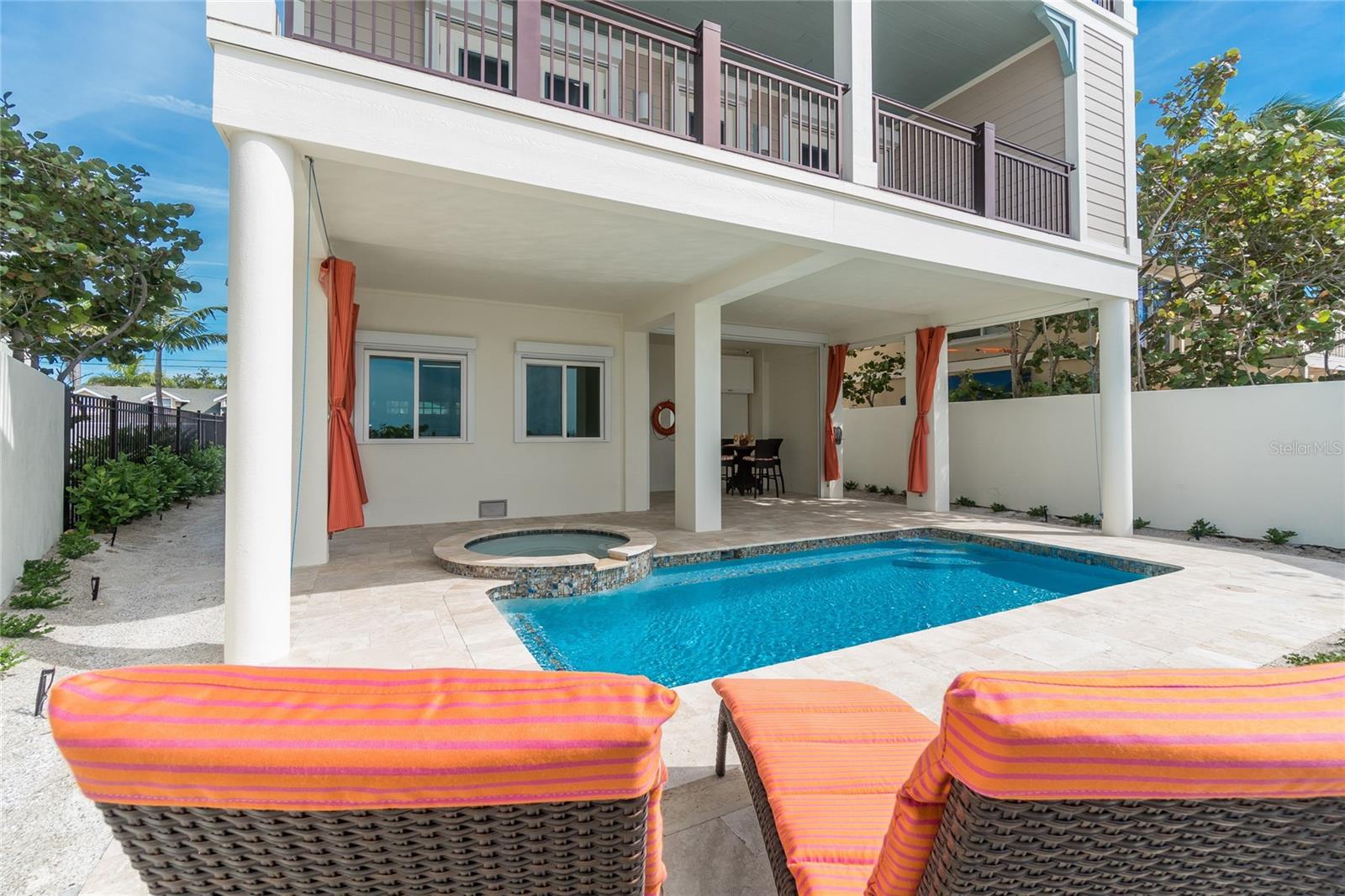 Listing photo id 8 for 2302 Gulf Drive N