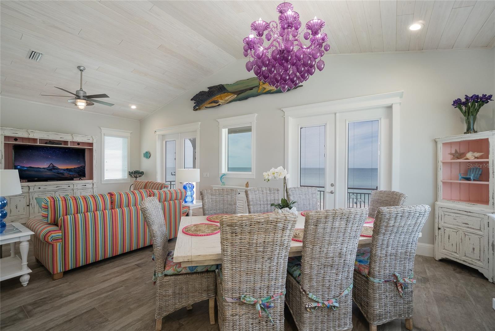 Listing photo id 19 for 2302 Gulf Drive N