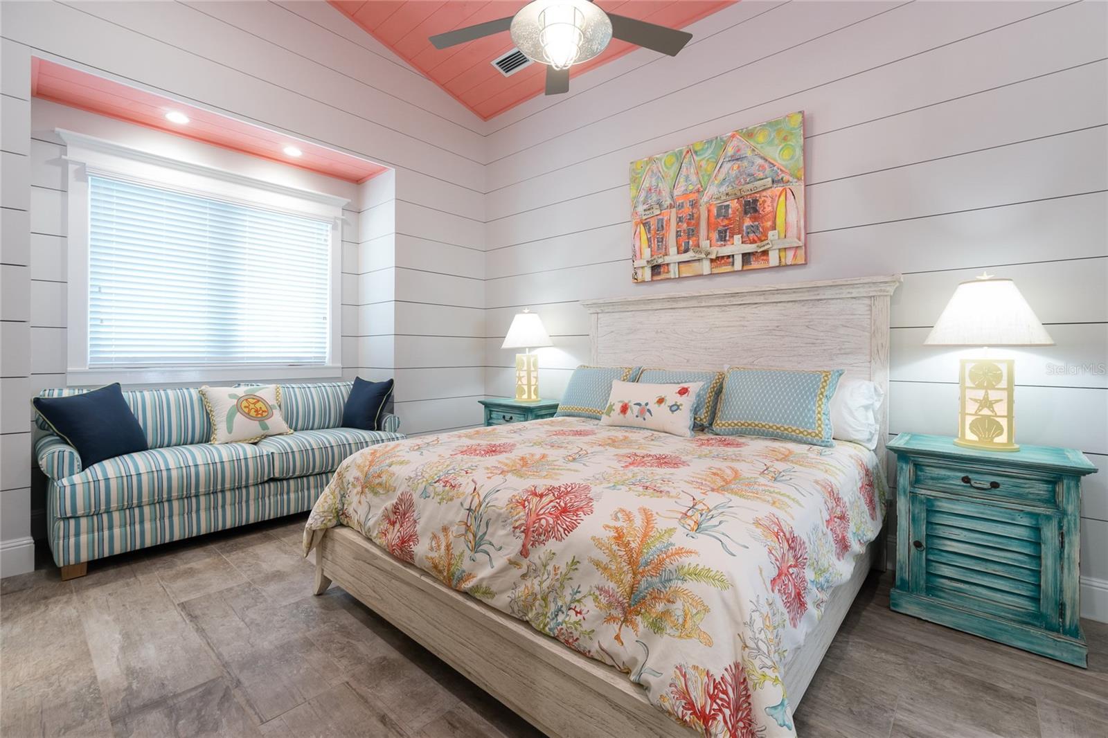 Listing photo id 25 for 2302 Gulf Drive N