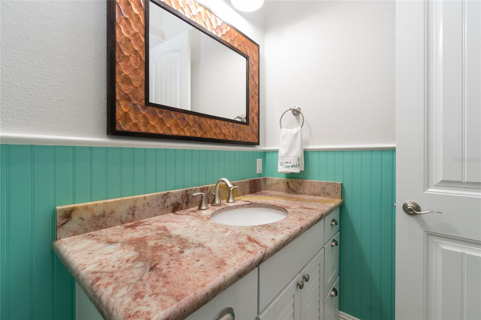 Listing photo id 27 for 2302 Gulf Drive N