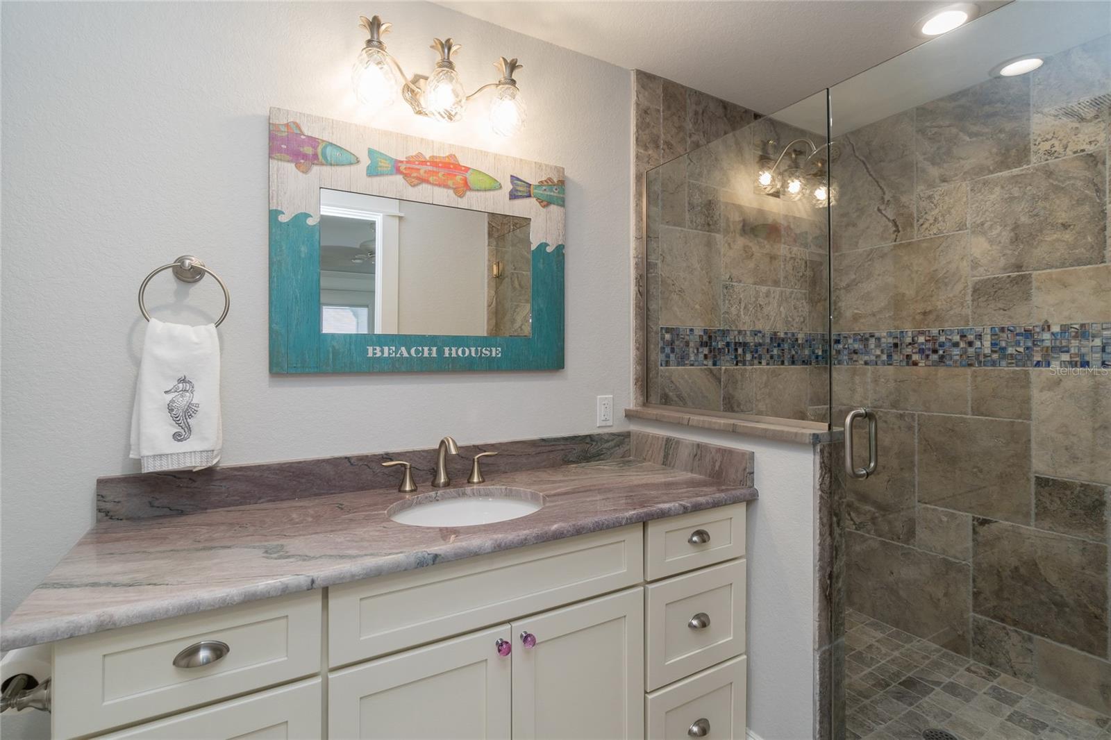 Listing photo id 32 for 2302 Gulf Drive N