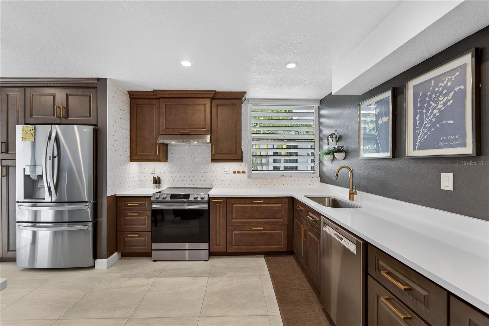 Image 14 of 80 For 513 Bayport Way 513