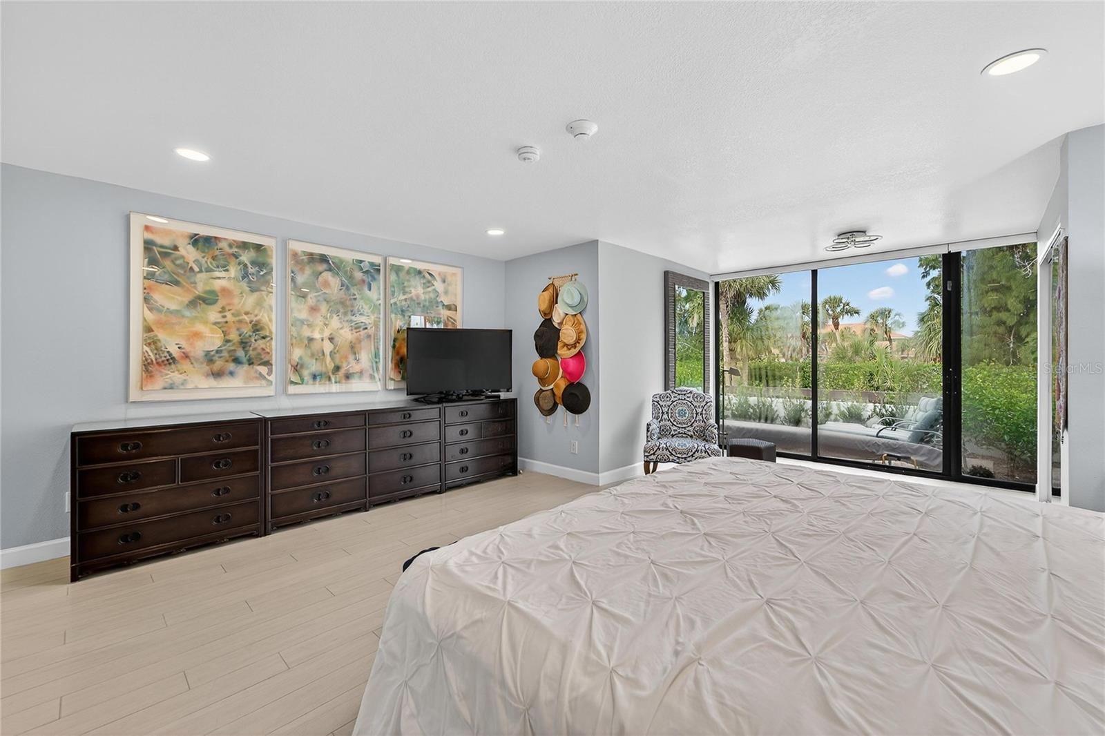 Image 35 of 80 For 513 Bayport Way 513