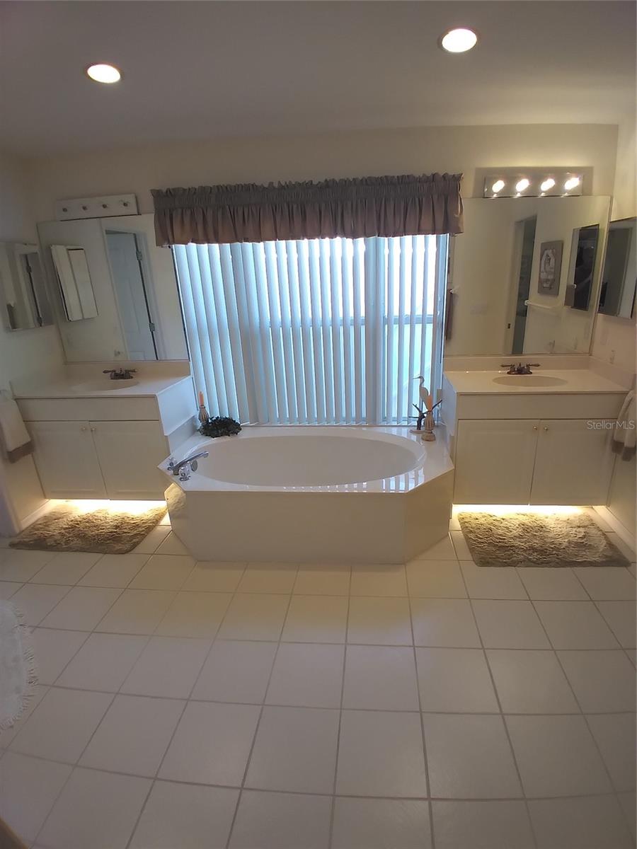 Image 23 of 28 For 7476 Eleanor Circle