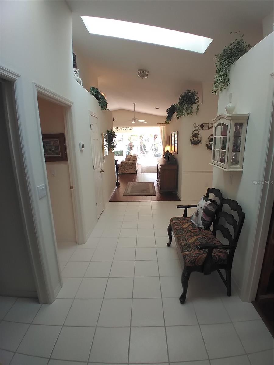 Image 4 of 28 For 7476 Eleanor Circle