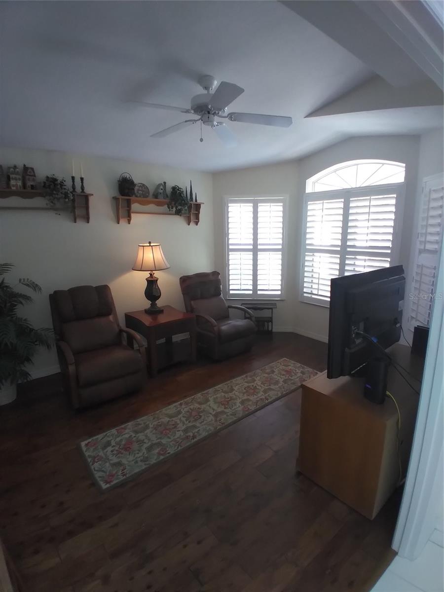 Image 5 of 28 For 7476 Eleanor Circle