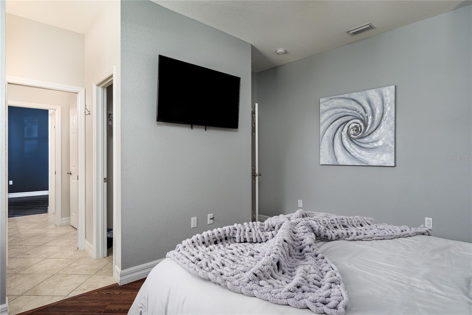 Image 22 of 51 For 15006 21st Avenue E