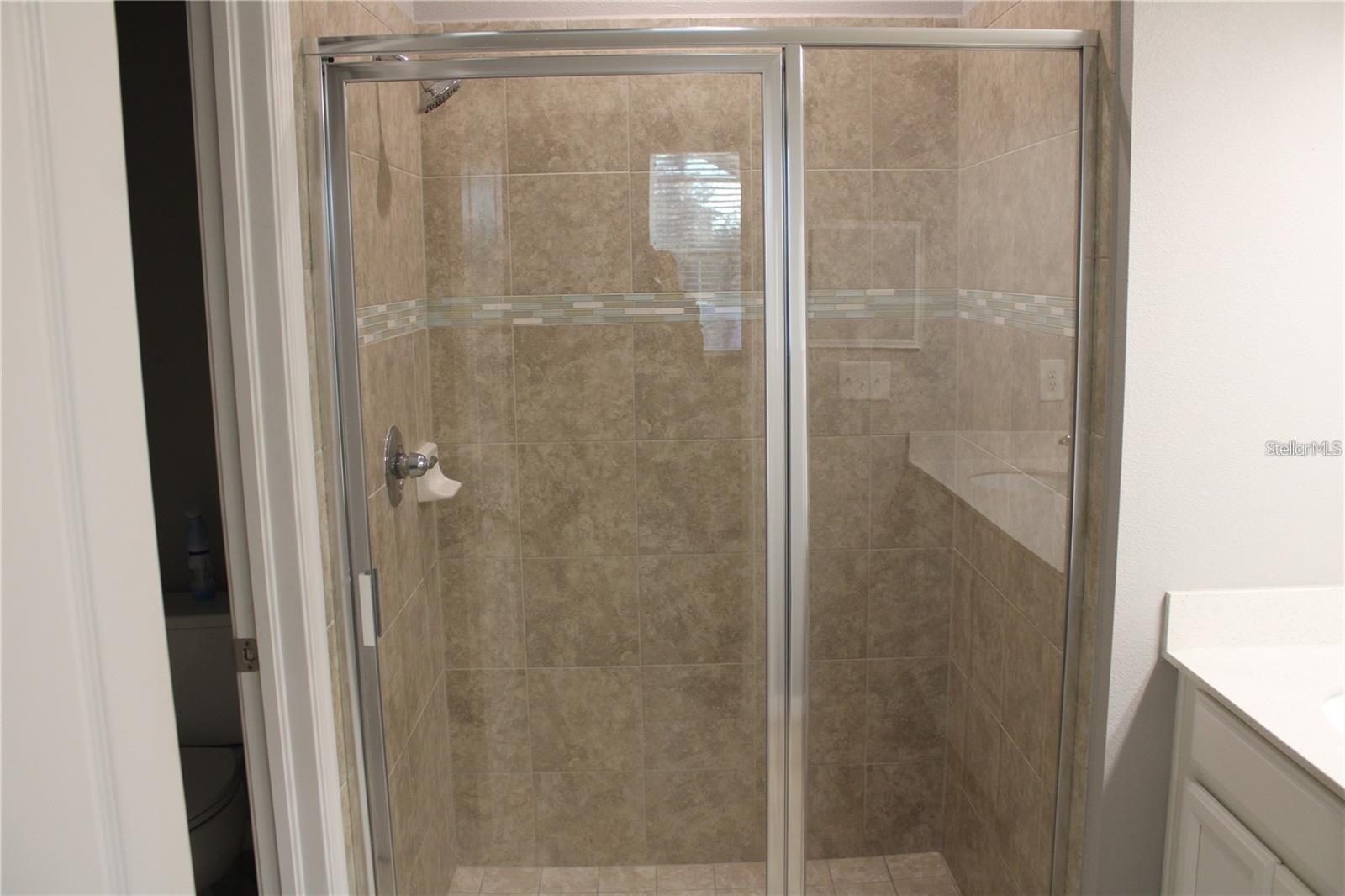 Image 13 of 33 For 6005 113th Terrace E