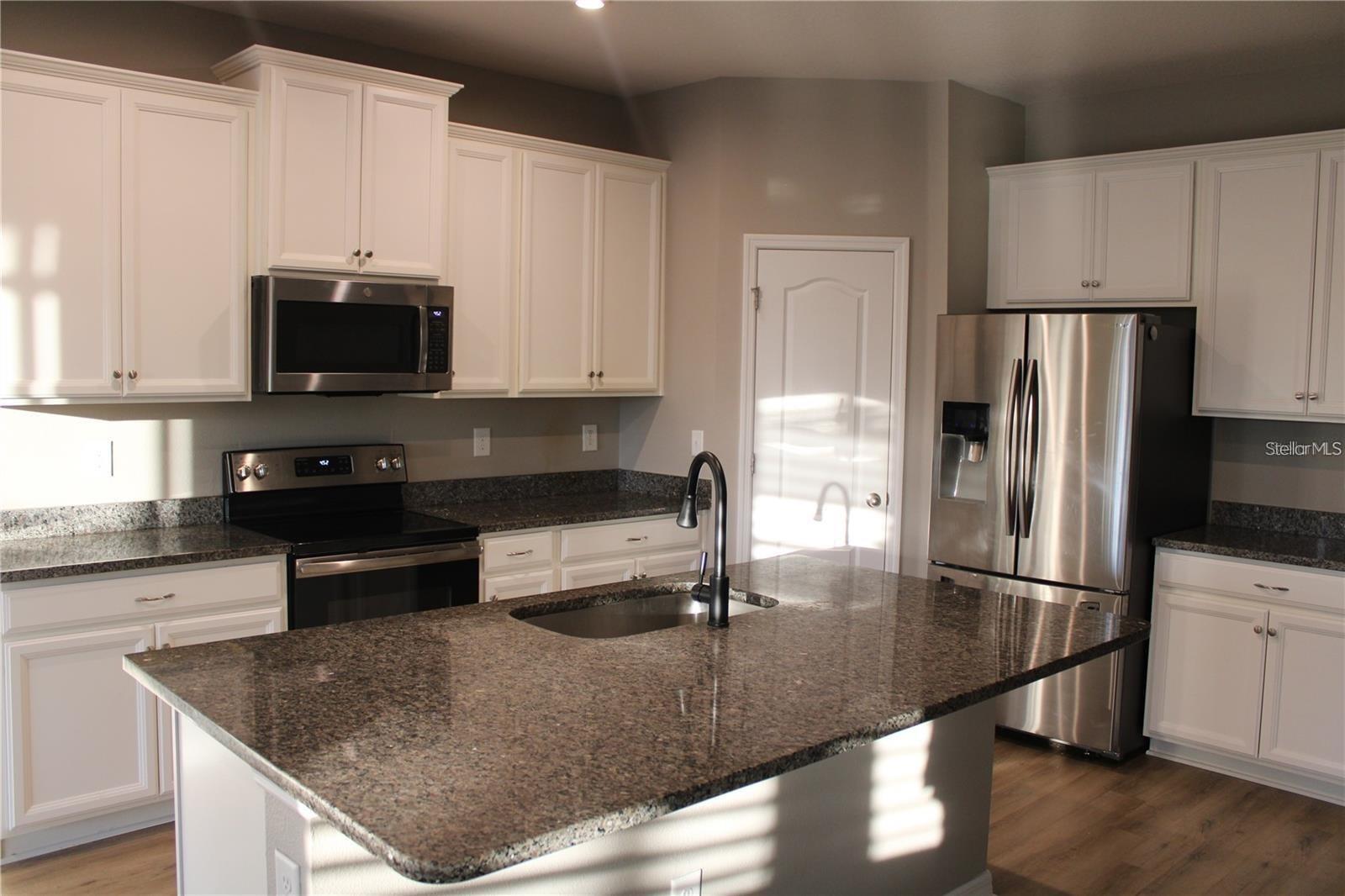 Image 5 of 33 For 6005 113th Terrace E