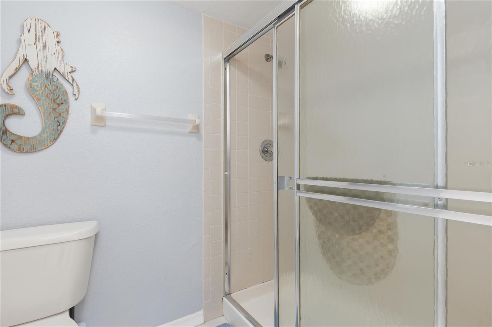 Image 26 of 56 For 175 Kings Highway 428