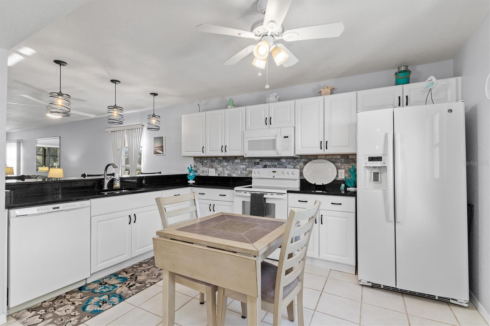 Image 3 of 56 For 175 Kings Highway 428