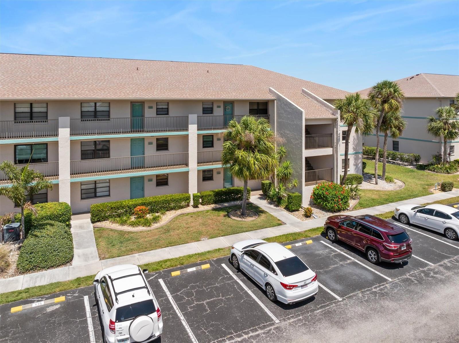 Image 37 of 56 For 175 Kings Highway 428