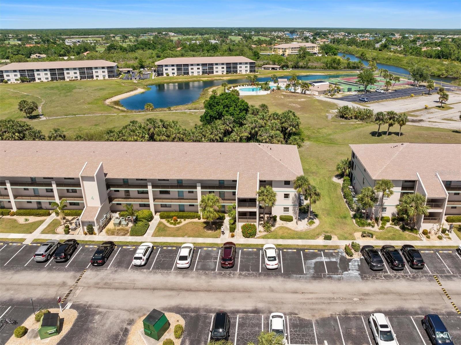 Image 48 of 56 For 175 Kings Highway 428