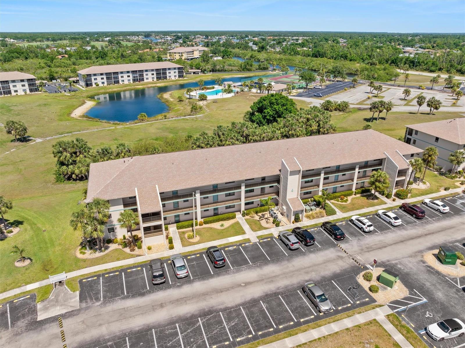 Image 49 of 56 For 175 Kings Highway 428