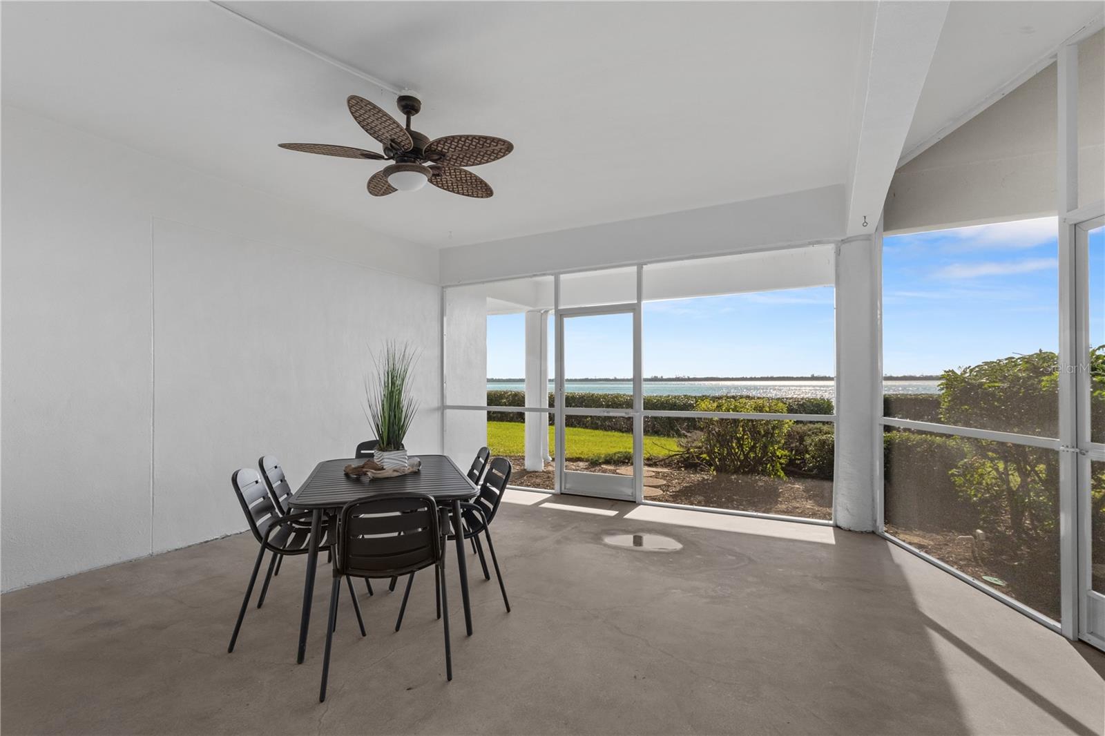 Image 18 of 100 For 58 Tidy Island Boulevard