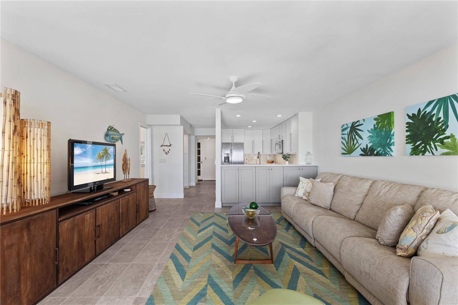 Image 36 of 100 For 58 Tidy Island Boulevard