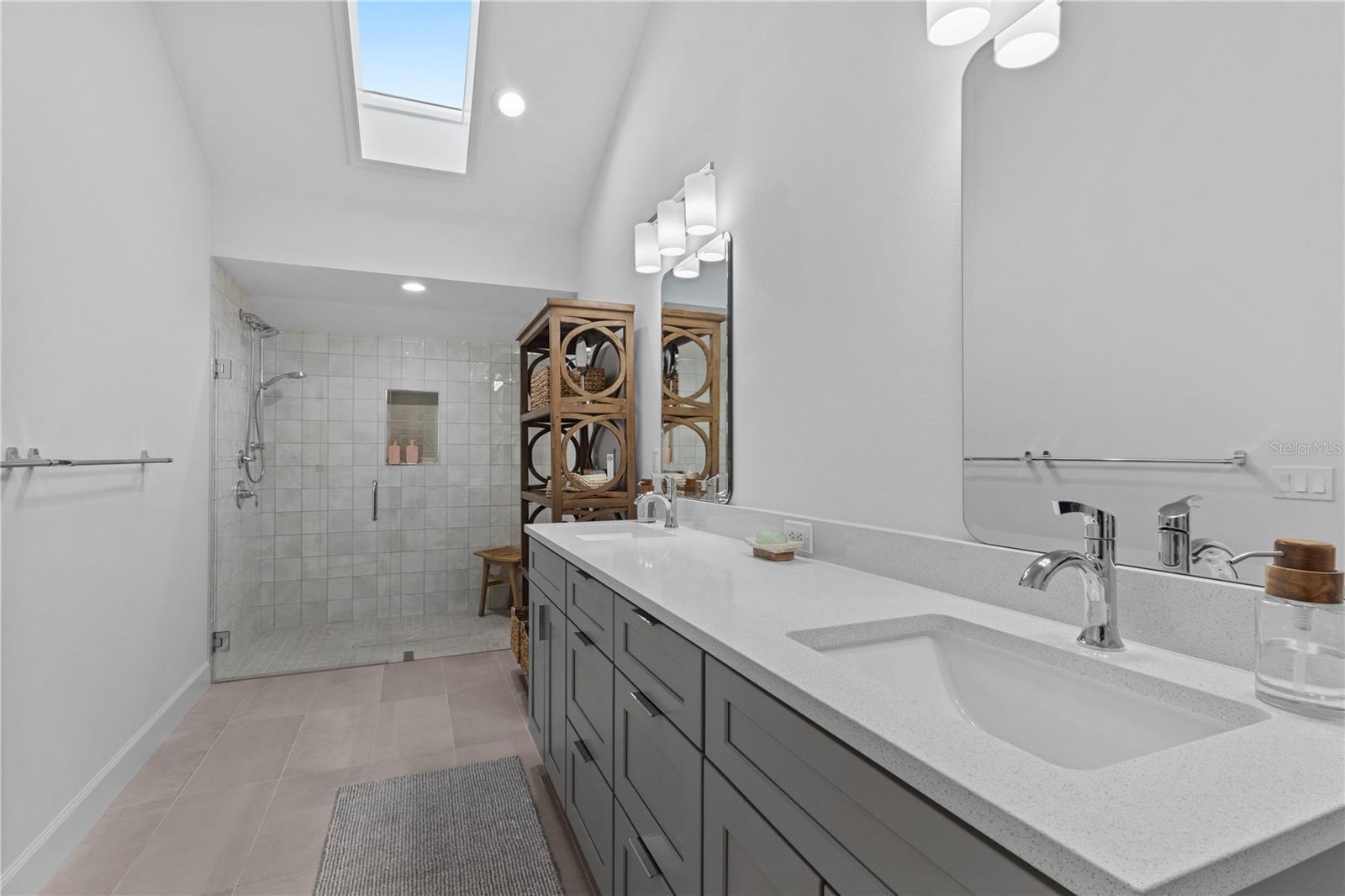 Image 52 of 100 For 58 Tidy Island Boulevard