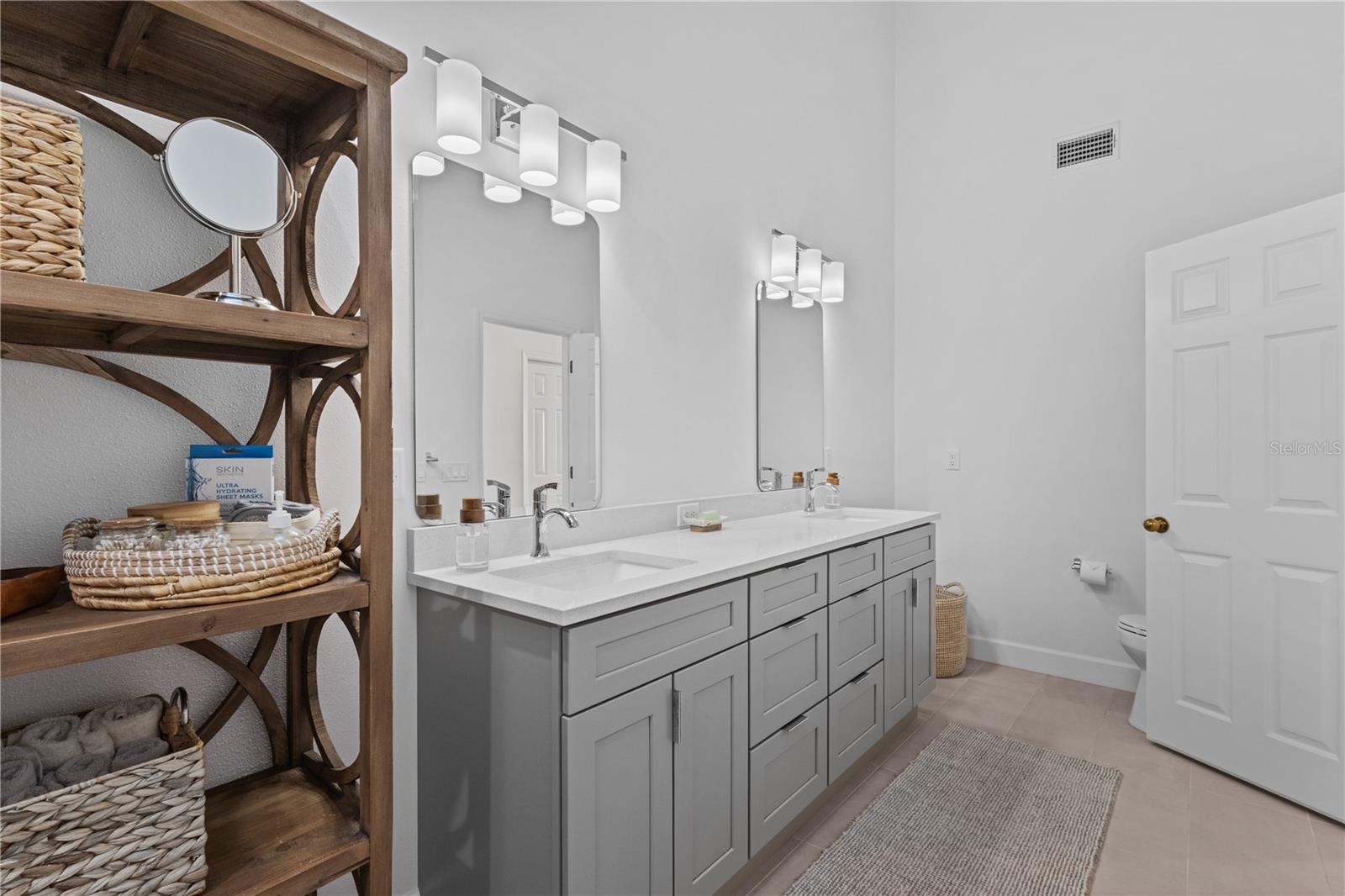 Image 53 of 100 For 58 Tidy Island Boulevard