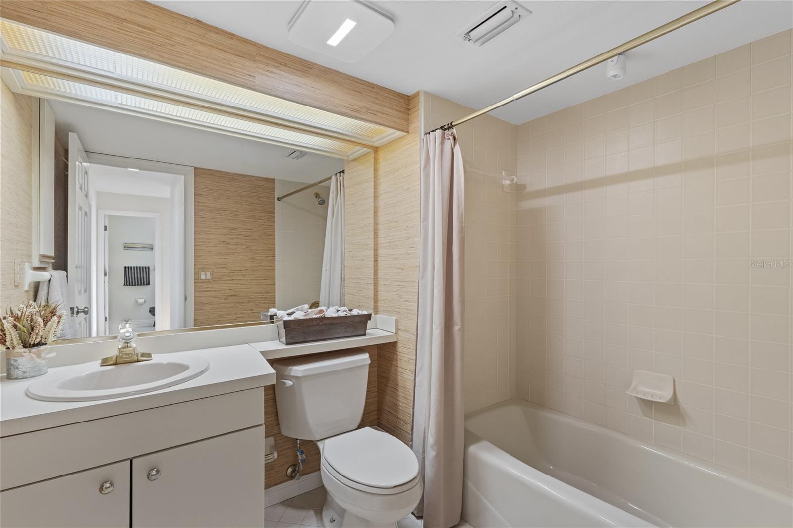 Image 63 of 100 For 58 Tidy Island Boulevard