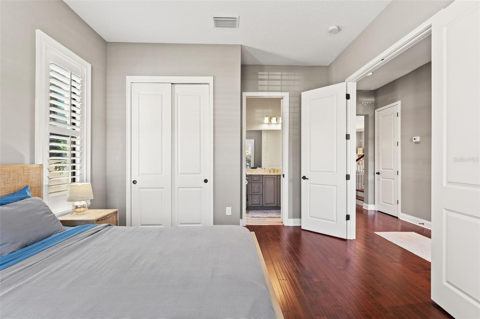 Listing photo id 29 for 2152 Burlington Avenue N