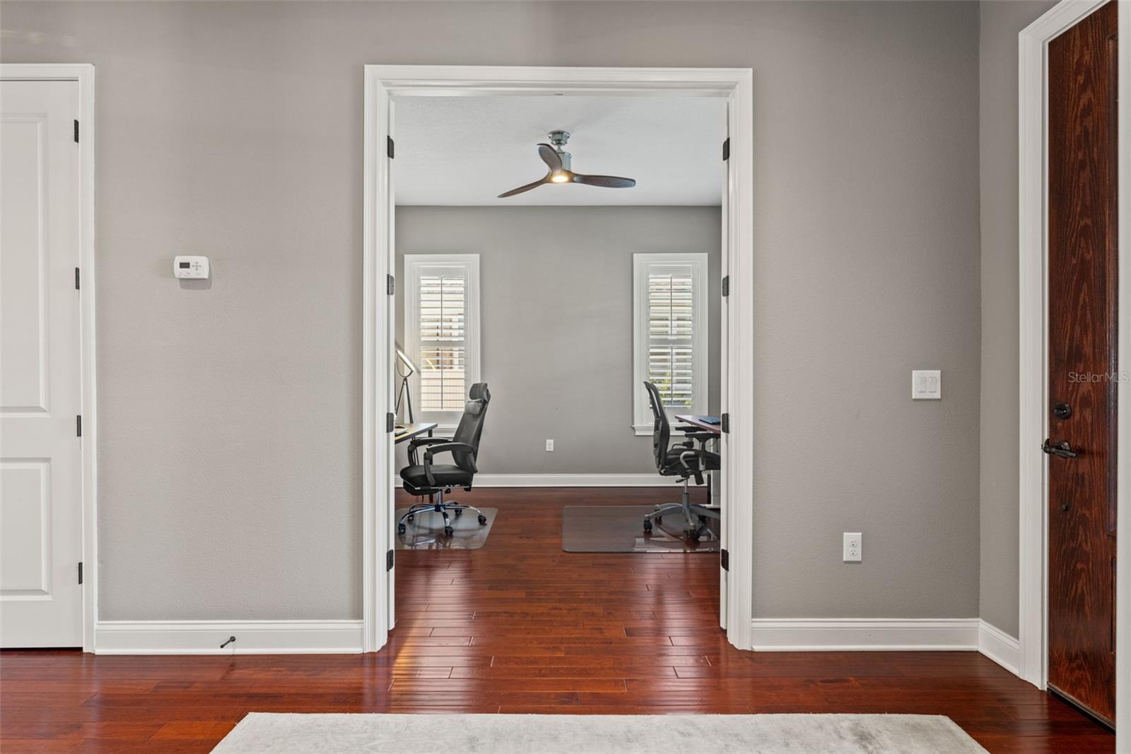 Listing photo id 33 for 2152 Burlington Avenue N