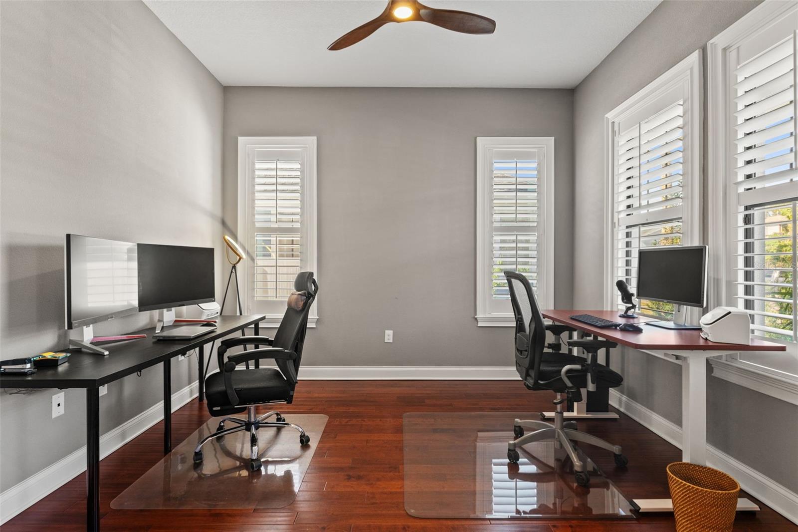 Listing photo id 34 for 2152 Burlington Avenue N