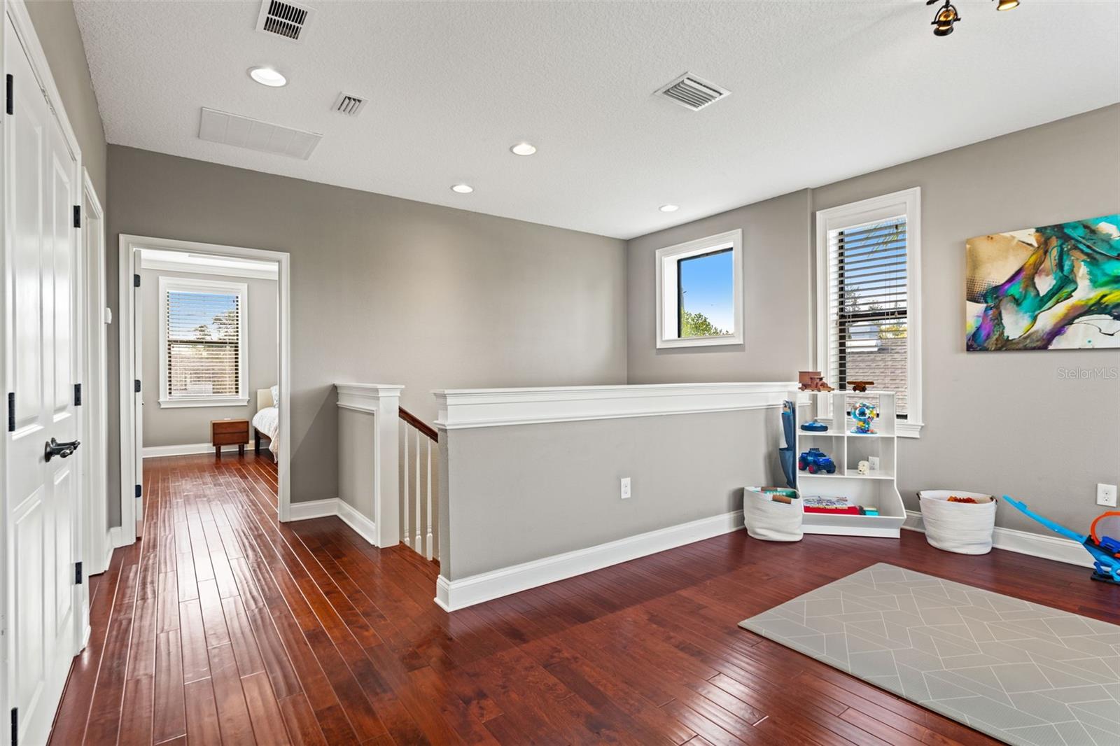 Listing photo id 55 for 2152 Burlington Avenue N