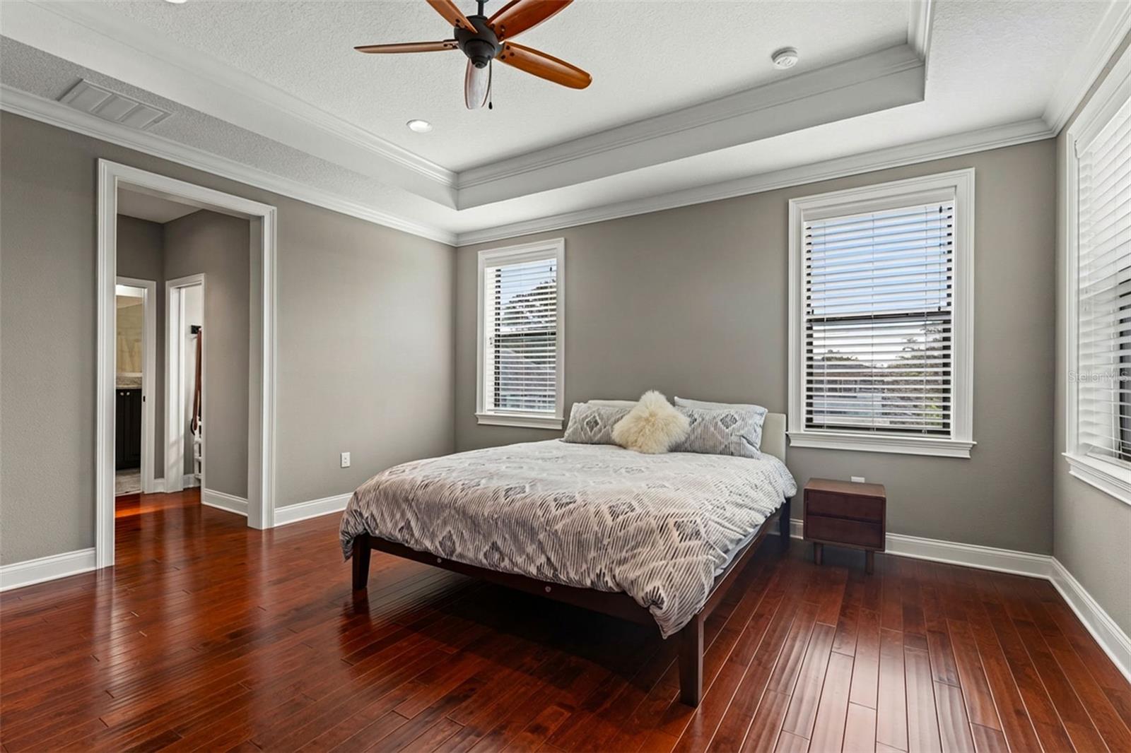 Listing photo id 58 for 2152 Burlington Avenue N